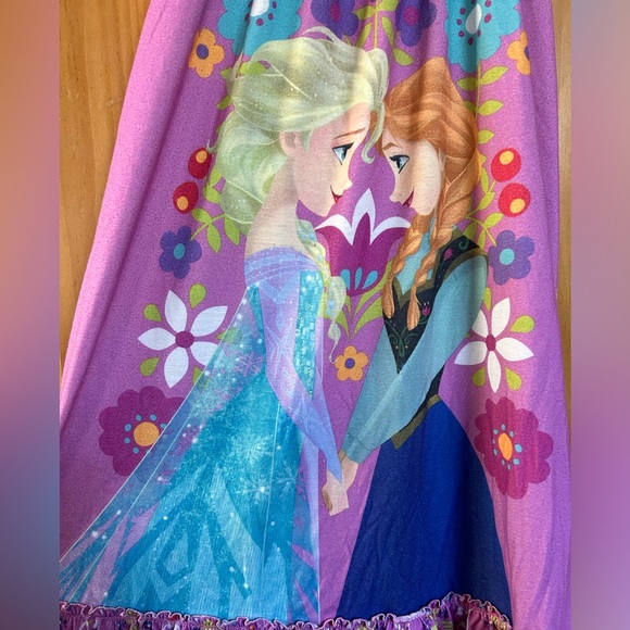 Disney store frozen summer nightgown size 9/10 Anna and Elsa sisters flowers - Picture 2 of 5
